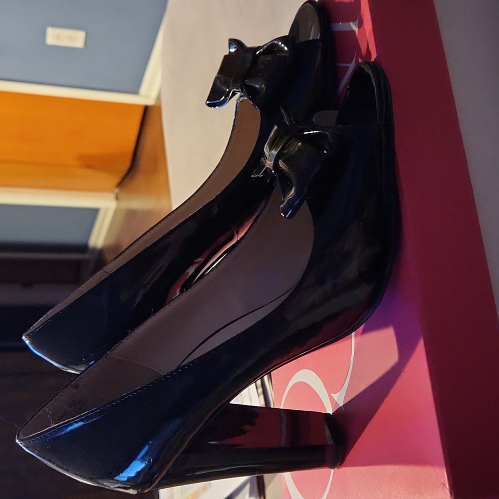 Nine & Co. Black JjMimo Peep Toe Bow Thick Heels